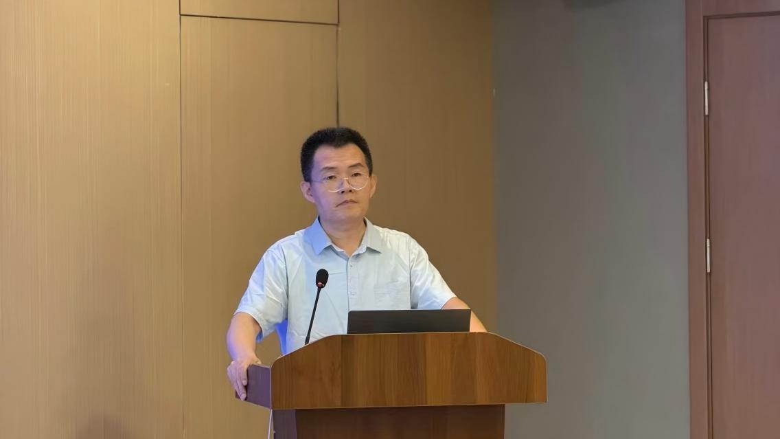 张海波主委作2026年专委会工作报告.jpg 张海波主委作2026年专委会工作报告.jpg