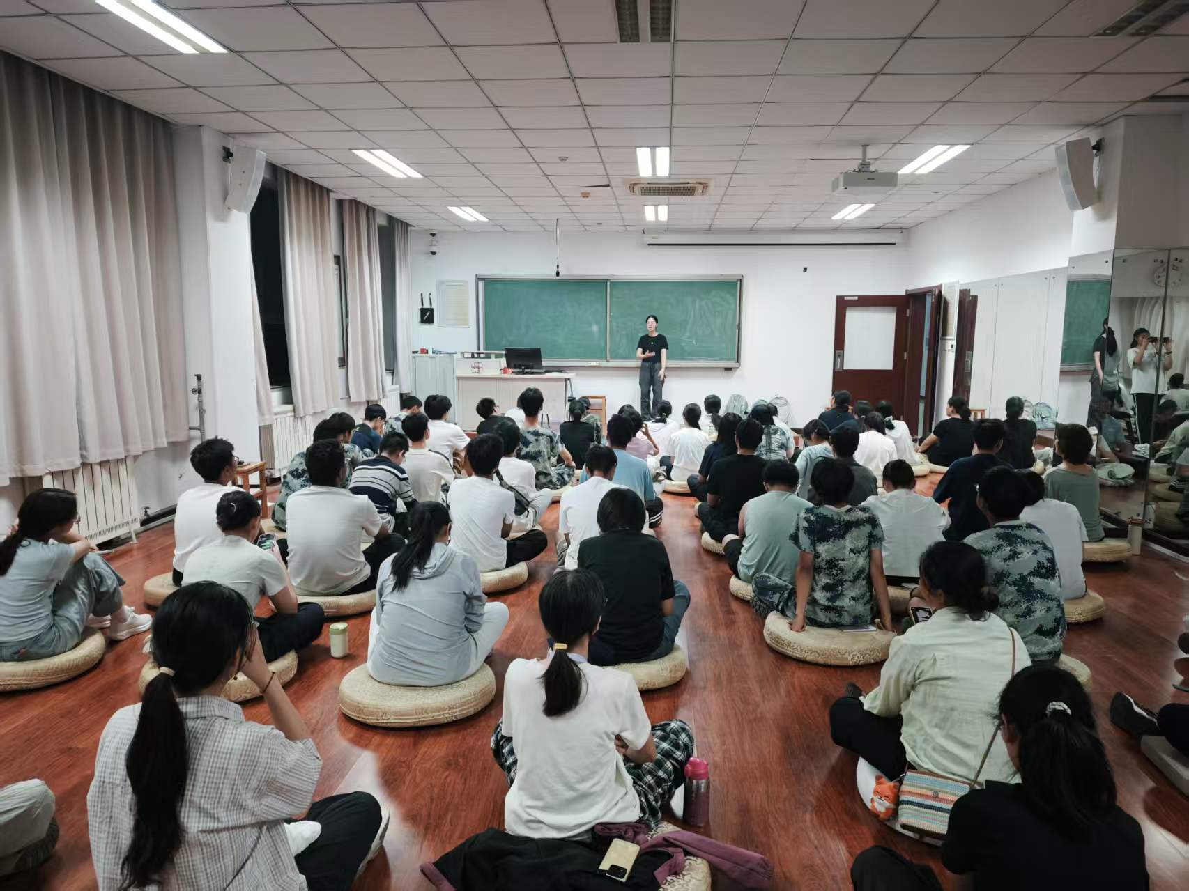 图2.jpg 图2.jpg